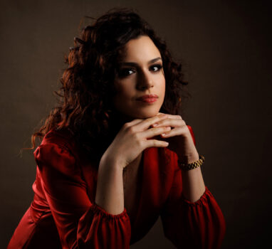 Anatomia światła: Jak stworzyć dramatyczny portret w Studio5? [Zza kulis]